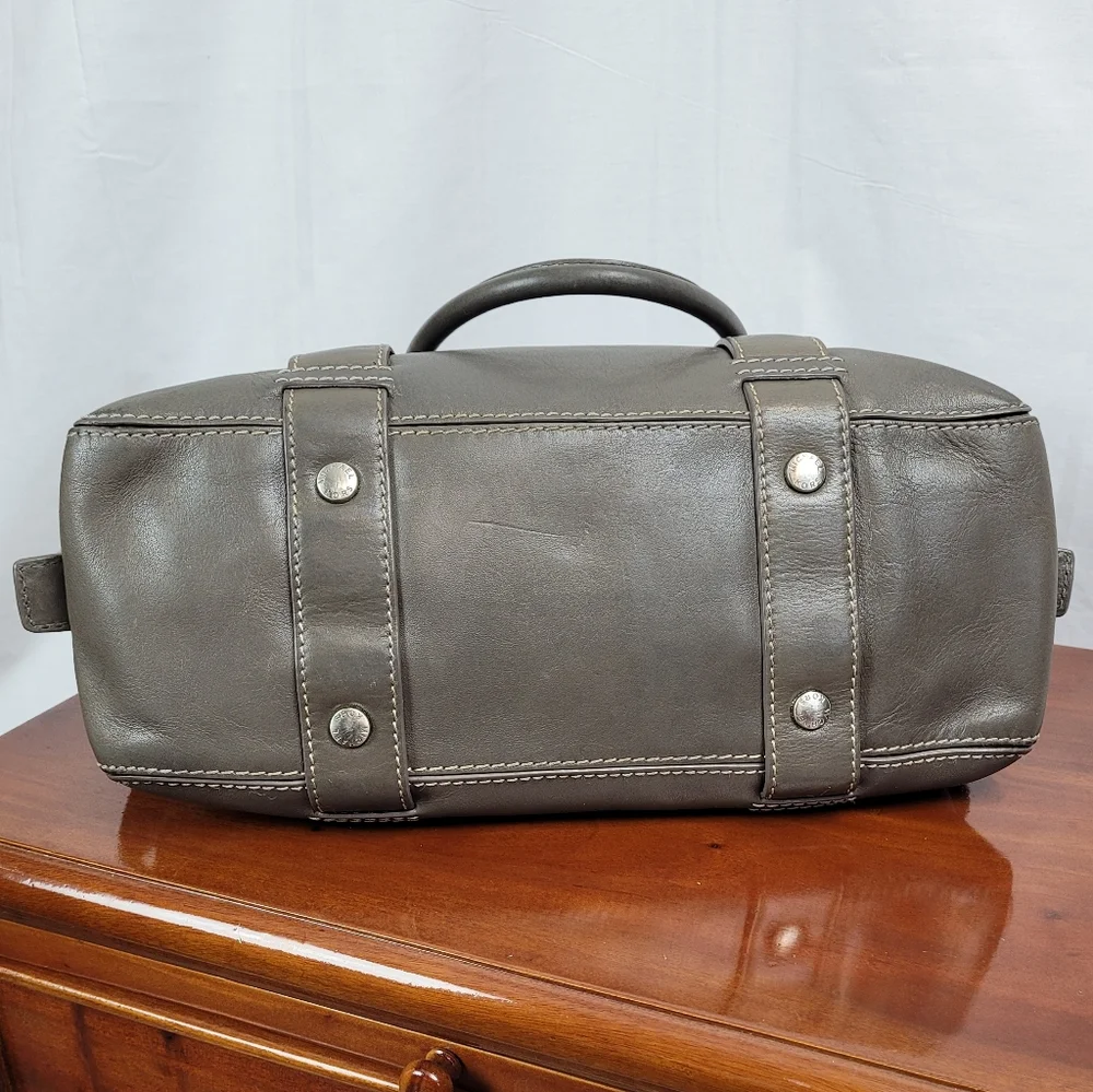 Michael Kors Olive Green Leather Shoulder Bag - Picture 7 of 14